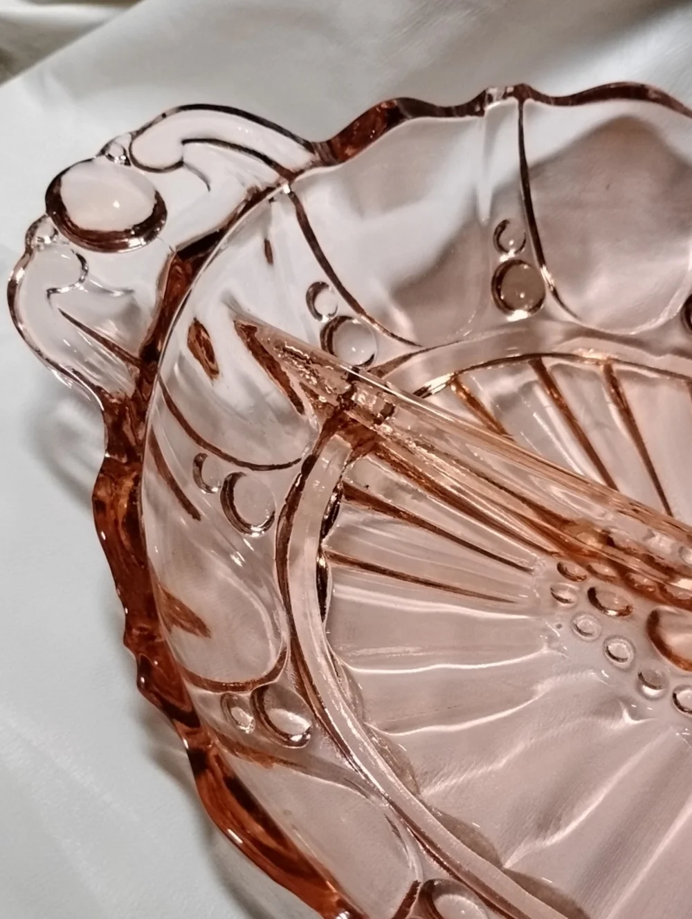 divided oval pink Depression Glass Oyster & Pearl Relish Dish Anchor Hocking Vtg